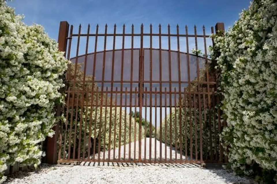 Gate Openers / Operadores de Porton